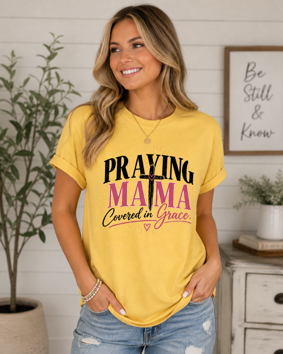 Praying Mama – Covered in Grace Tee